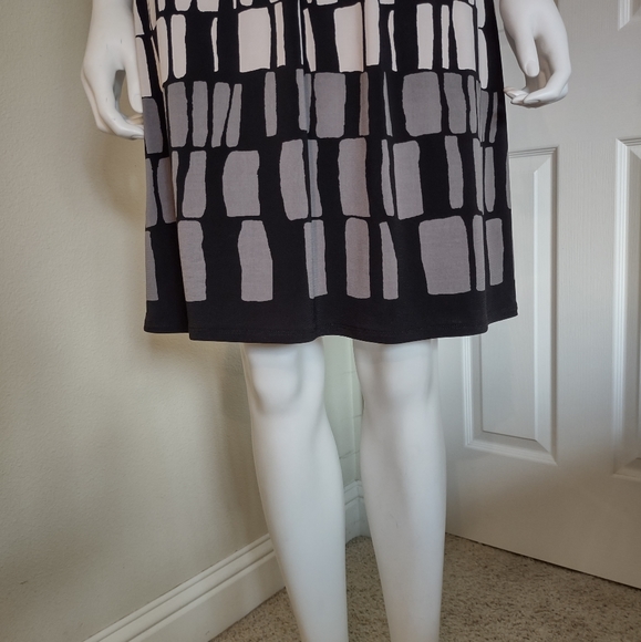 Max & Cleo Black Gray & White Dress Deep V-neck szS EUC - Picture 6 of 10
